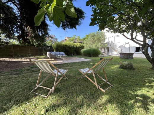 Villa in Saint-Cyr-sur-Loire, Indre-et-Loire