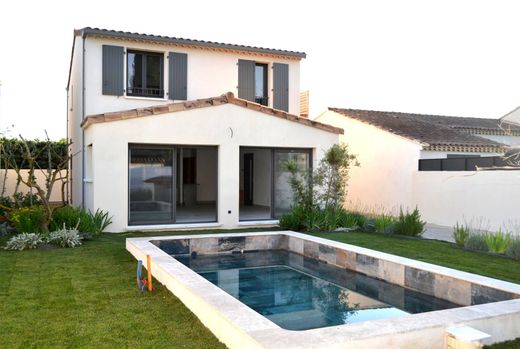 Вилла, Saint-Rémy-de-Provence, Bouches-du-Rhône