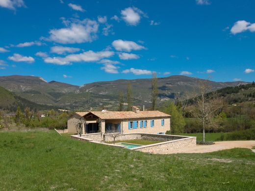 Villa à Montbrun-les-Bains, Drôme