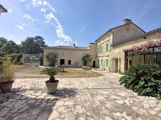 Villa en Naujan-et-Postiac, Gironda