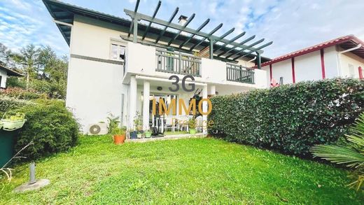 Villa in Ascain, Pyrénées-Atlantiques