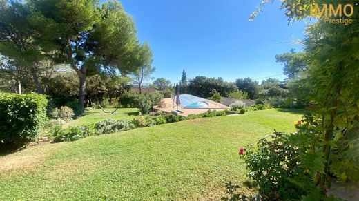 Villa in Uchaux, Vaucluse