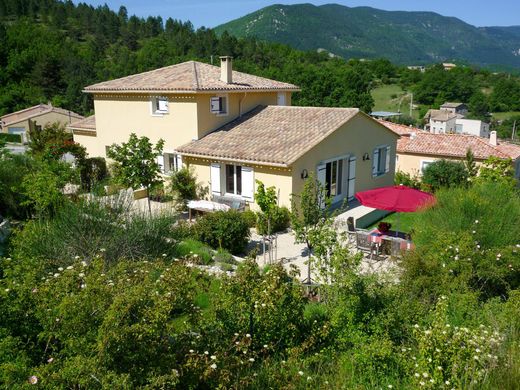 Willa w Montbrun-les-Bains, Drôme