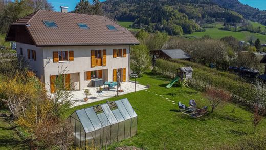 Villa in Habère-Poche, Haute-Savoie