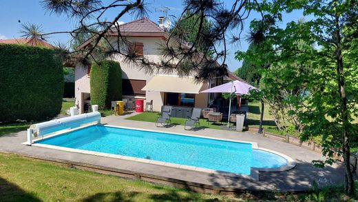 Villa in Quintal, Haute-Savoie