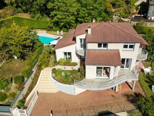 Villa in Clermont-Ferrand, Puy-de-Dôme