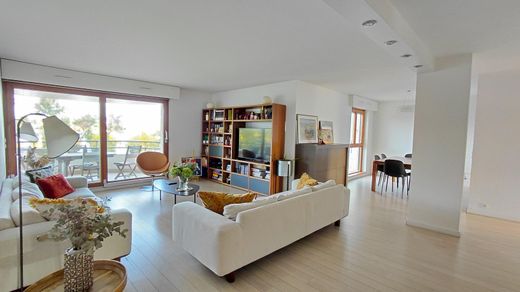 Apartment in Enghien-les-Bains, Val d'Oise