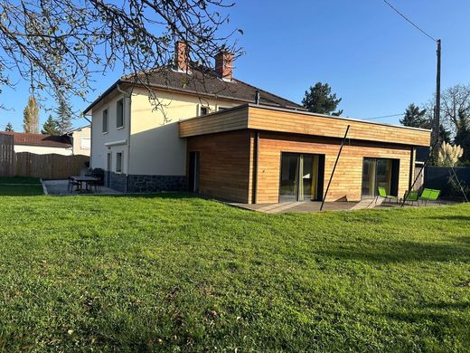 Villa en Mozac, Puy de Dome