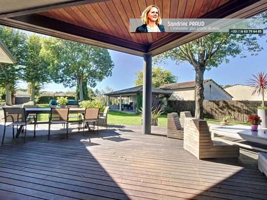 Villa in Libourne, Gironde