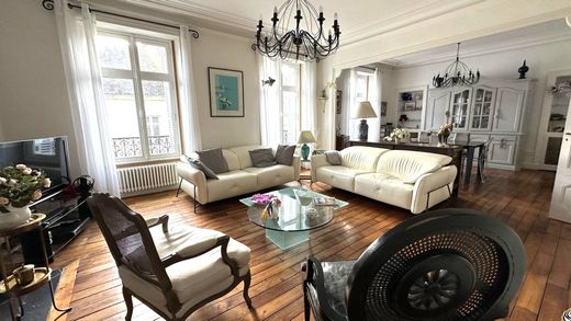 Apartment / Etagenwohnung in Vannes, Morbihan