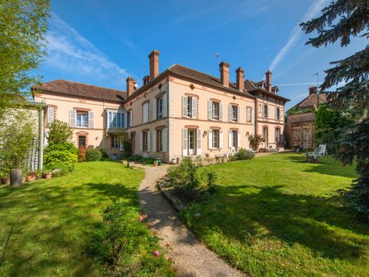 Villa en Souppes-sur-Loing, Sena y Marne