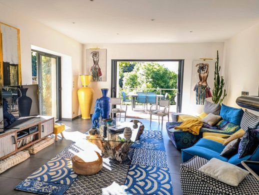 빌라 / Cottance, Loire