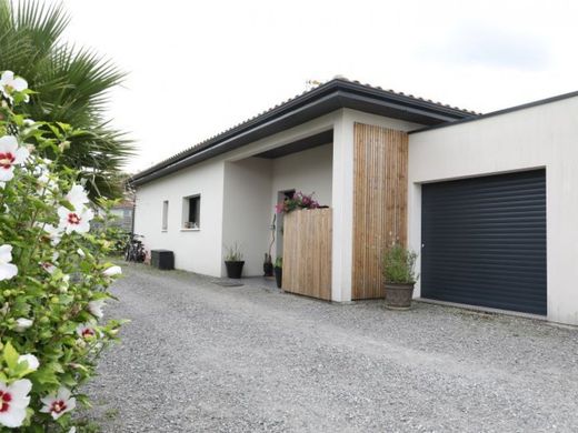 Villa in Angresse, Landes