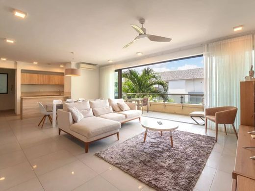 Apartment / Etagenwohnung in Tamarin, Black River District