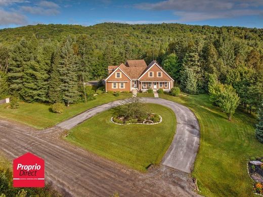 Country House in Saint-Jean-de-Matha, Lanaudière