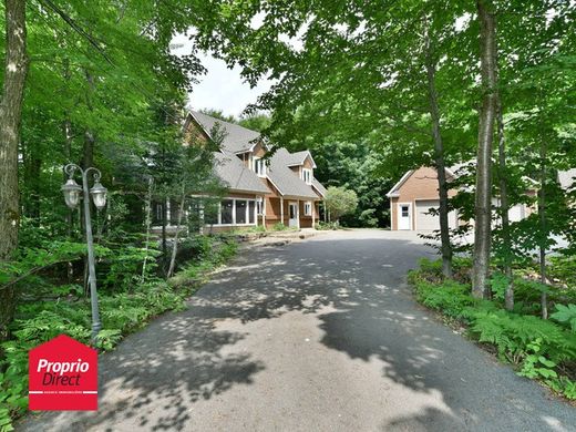 Propriété de campagne à Saint-Colomban, Laurentides