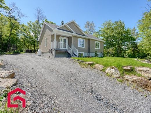 Загородный Дом, Saint-Calixte, Lanaudière