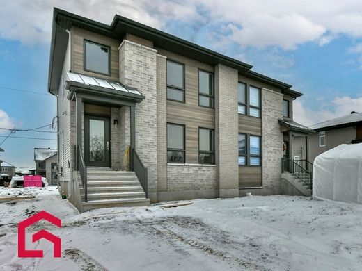 Εξοχική κατοικία σε Sainte-Marthe-sur-le-Lac, Laurentides