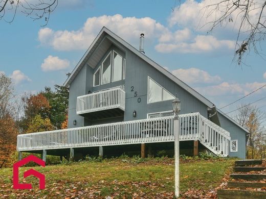 郊区住宅  Saint-Hippolyte, Laurentides