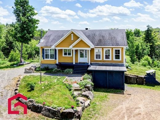 Country House in Wentworth-Nord, Laurentides
