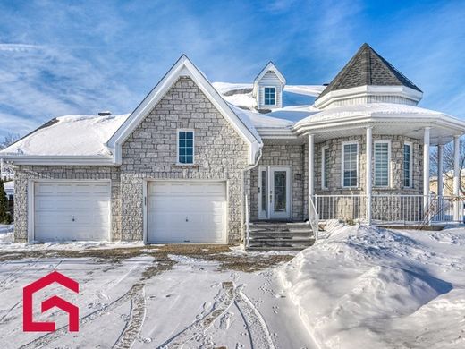 Country House in Saint-Eustache, Laurentides