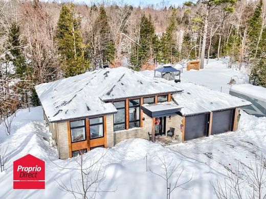 Country House in Saint-Colomban, Laurentides