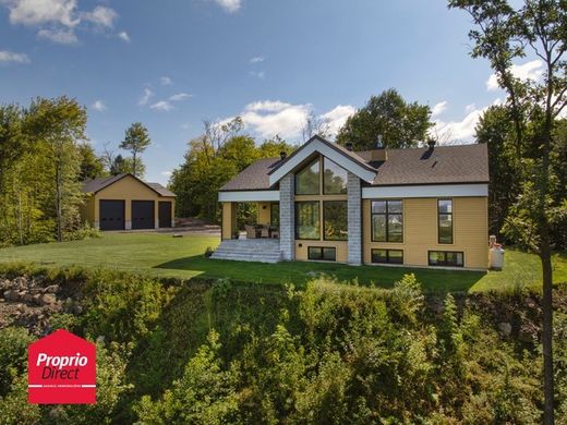 Country House in Saint-Jean-de-Matha, Lanaudière