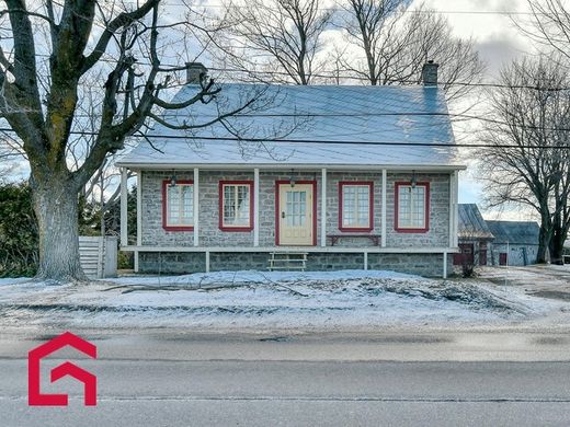 Country House in Saint-Eustache, Laurentides
