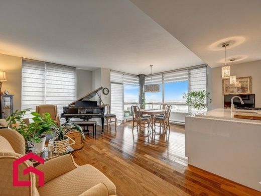 Laval, Laval Regionのアパートメント