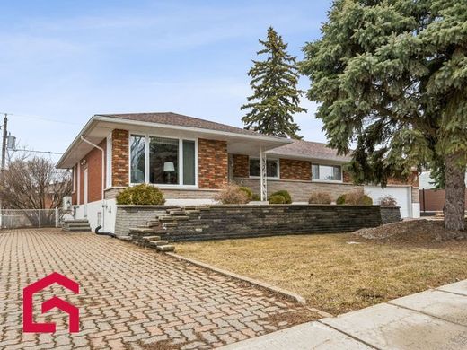 Landsitz in Chomedey, City of Montréal