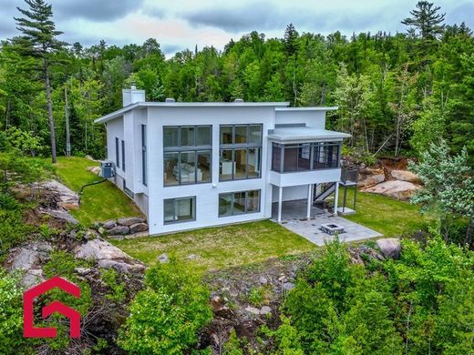 Landsitz in Sainte-Marguerite-du-Lac-Masson, Laurentides