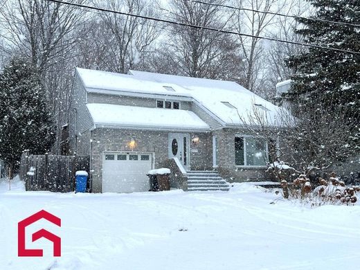 郊区住宅  Terrasse-Vaudreuil, Québec