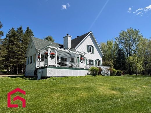Country House in Potton, Estrie