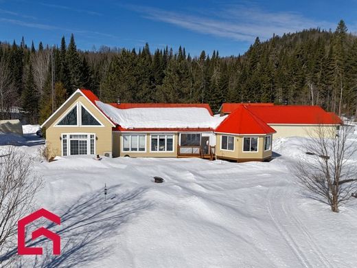 Country House in Lac-Édouard, Mauricie