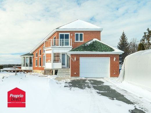 Country House in Saint-Marc-sur-Richelieu, Montérégie