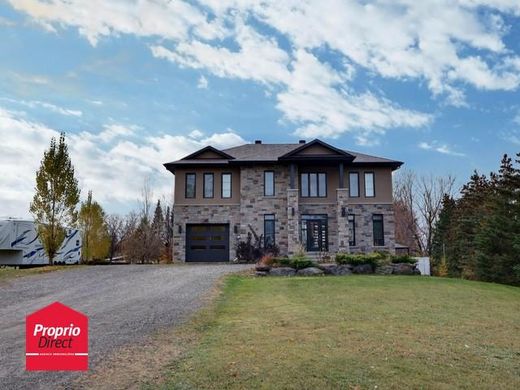 Country House in Warwick, Mauricie