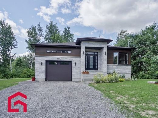 Country House in Rivière-Beaudette, Montérégie