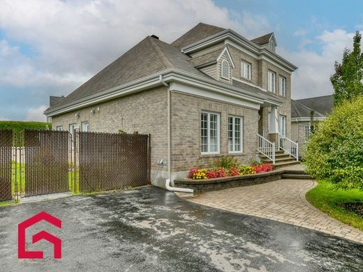 Εξοχική κατοικία σε Sainte-Marthe-sur-le-Lac, Laurentides