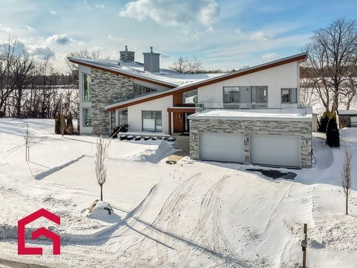 Country House in Mont-Saint-Hilaire, Montérégie