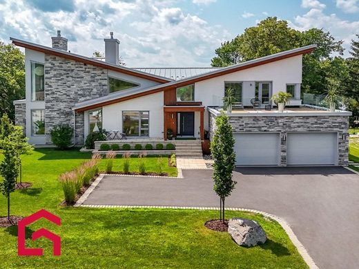 Country House in Mont-Saint-Hilaire, Montérégie