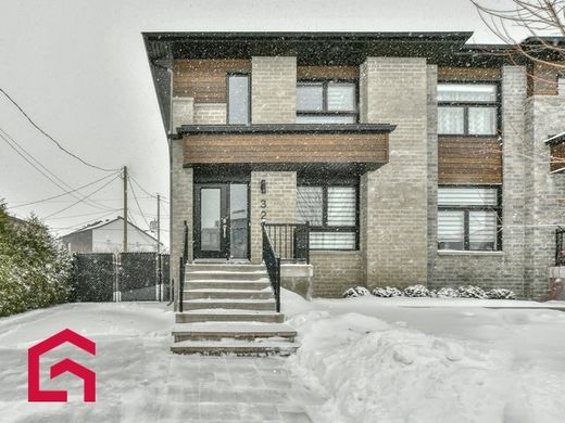 Landsitz in Sainte-Marthe-sur-le-Lac, Laurentides