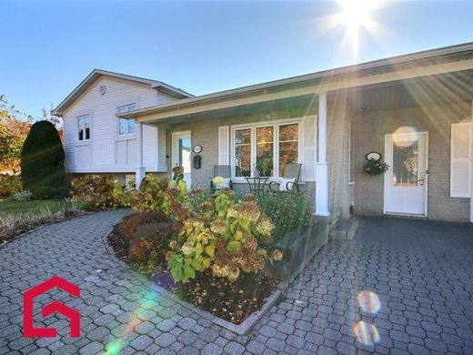 Country House in Chambly, Montérégie