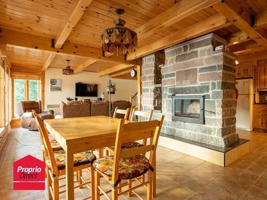 Country House in Lac-du-Cerf, Laurentides