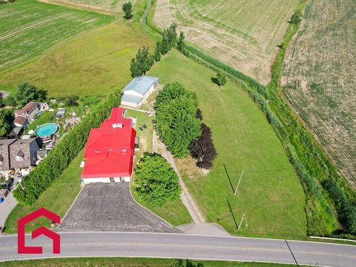 Country House in Sainte-Martine, Montérégie