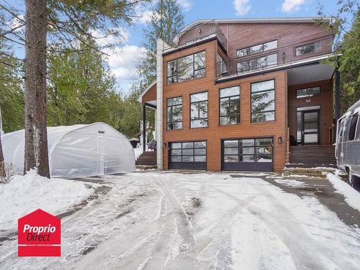 Country House in Saint-Sauveur, Laurentides
