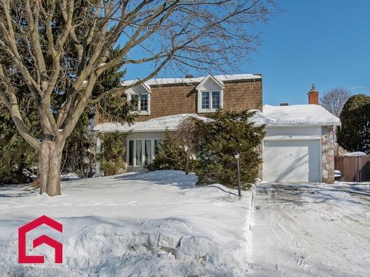 Country House in Kirkland, City of Montréal