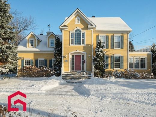 Country House in Mont-Saint-Hilaire, Montérégie