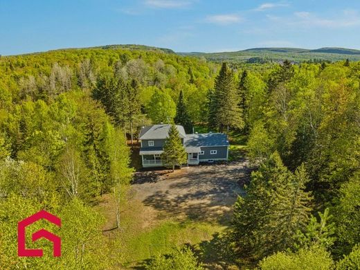Country House in Mandeville, Lanaudière