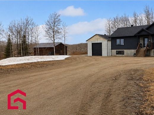Country House in Saint-Vital-de-Clermont, Abitibi-Témiscamingue