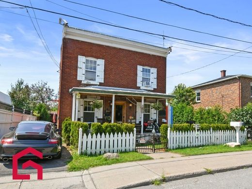 Casale a Saint-Constant, Montérégie